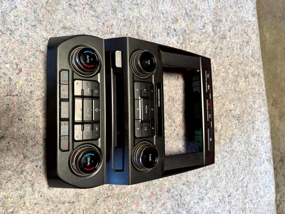 2018 Ford F150 Raptor Radio Temperature Control JL3T18E245UCE – photo 3