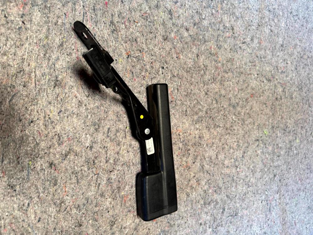 Ford F150 Raptor OEM Rear Left Seat Belt Buckle Receiver FL3B-16613G45-GH – photo 2