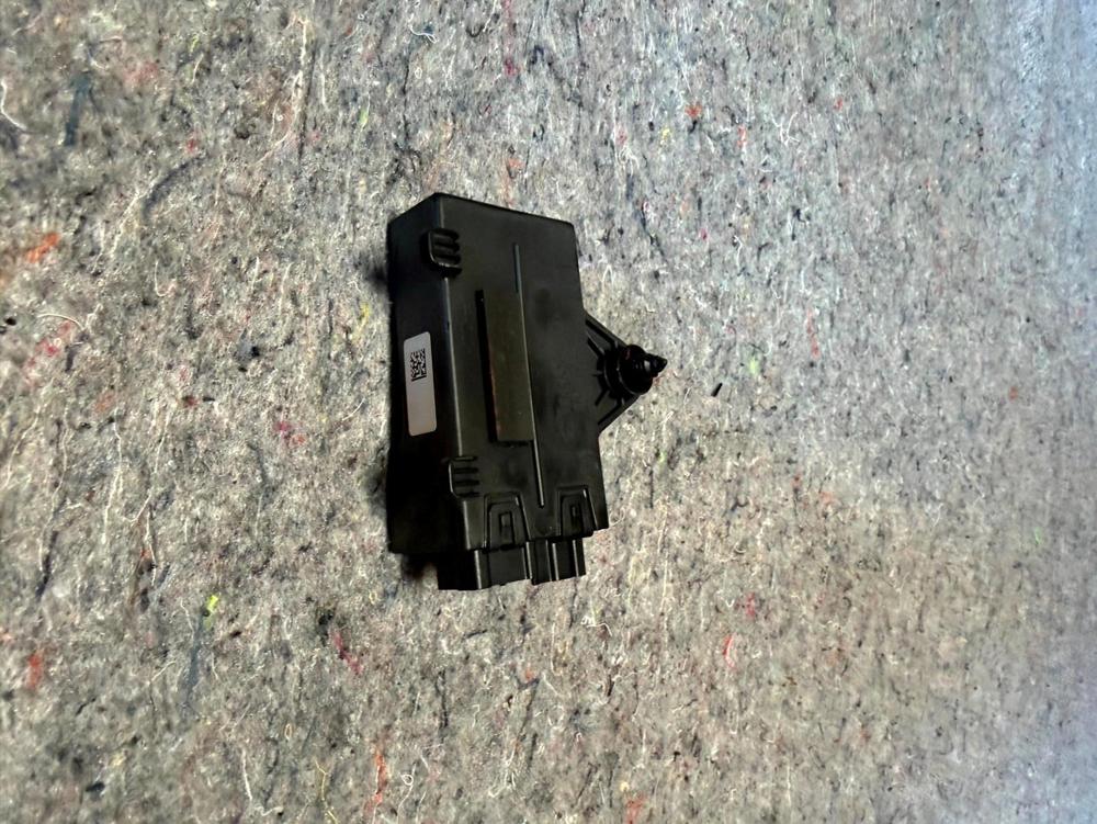 2015-2020 Ford Raptor OEM Light Lamp Control Module FU5T-15A320-CA – photo 2