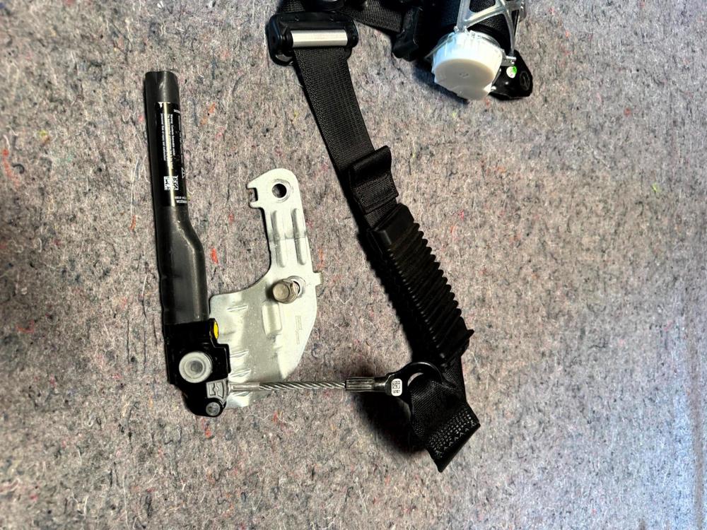 2015-2020 Ford Raptor Front Passenger Seat Belt Retractor JL3BC699D64AF3ZHE Good – photo 4
