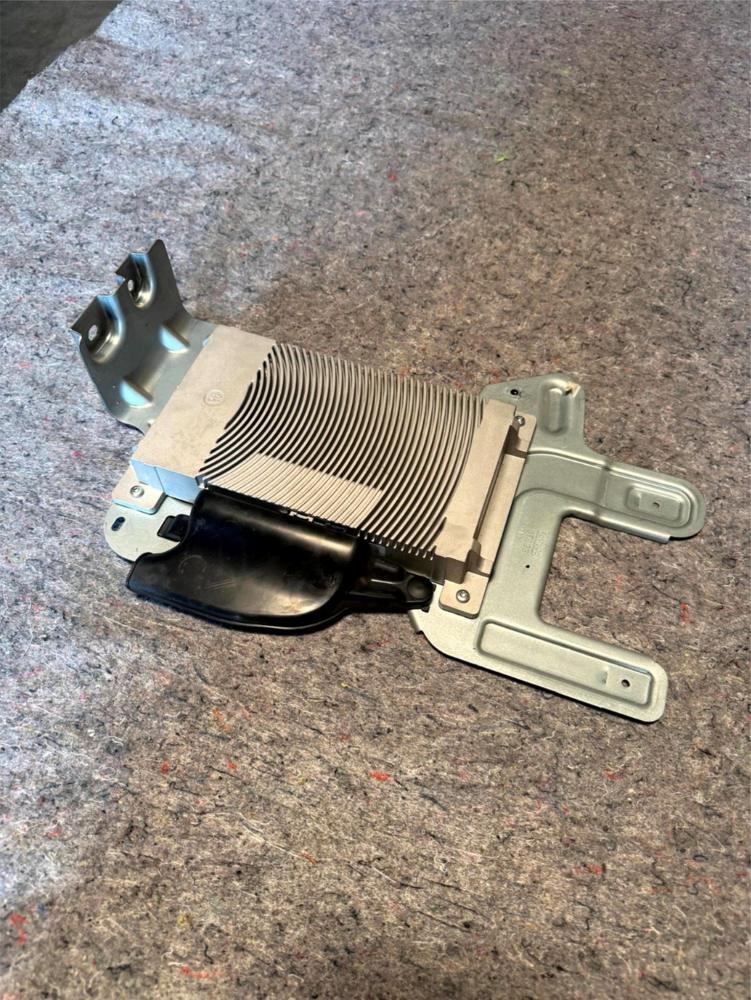 2015-2020 Ford Raptor A/v Equipment Amplifier W/bracket JL3T-18T806-BG – photo 1