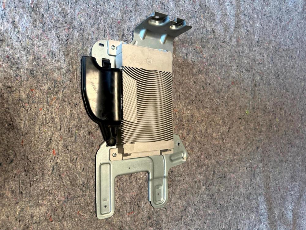 2015-2020 Ford Raptor A/v Equipment Amplifier W/bracket JL3T-18T806-BG – photo 2