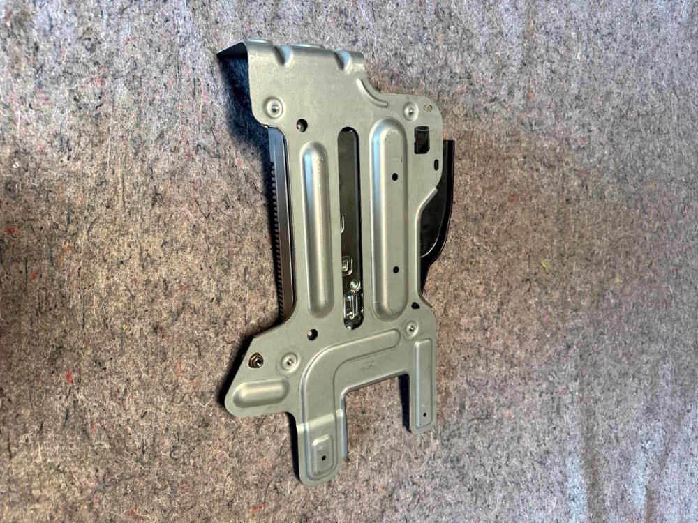2015-2020 Ford Raptor A/v Equipment Amplifier W/bracket JL3T-18T806-BG – photo 4