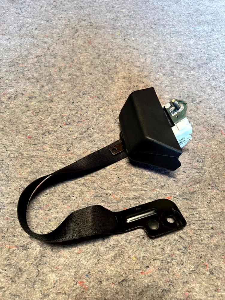 2015-2020 Ford Raptor Rear Center Seat Belt JL3BC699D69DB3ZHE – photo 1