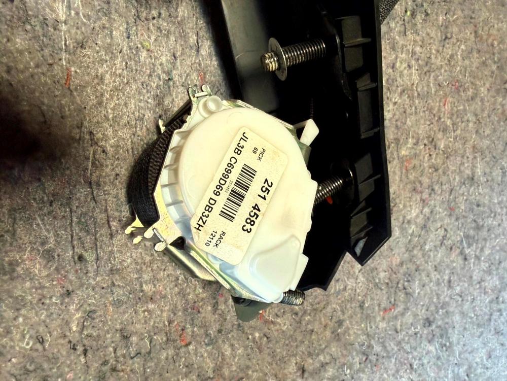 2015-2020 Ford Raptor Rear Center Seat Belt JL3BC699D69DB3ZHE – photo 2