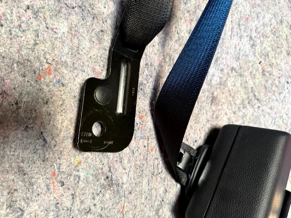 2015-2020 Ford Raptor Rear Center Seat Belt JL3BC699D69DB3ZHE – photo 3