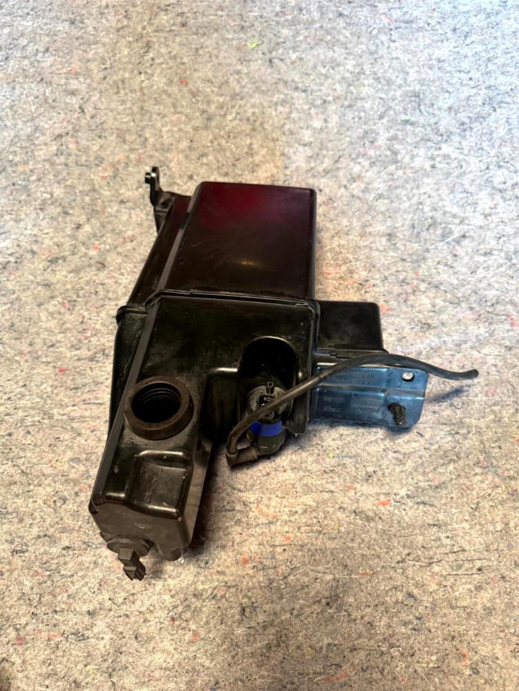 2015-2020 Ford Raptor Windshield Washer Reservoir Bottle HC3B-17B613-AH OEM – photo 1