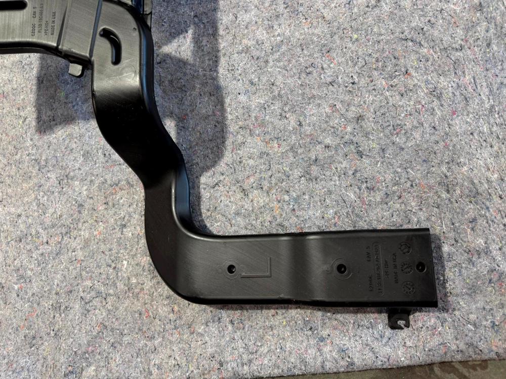 2015-2020 Ford Raptor Under Seats AC Air Ducting FL3B-18C464-A FL3Z-18C420-A OEM – photo 3