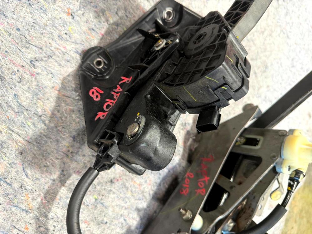 2015-2020 Ford Raptor OEM Adjustable Gas Brake Pedal Set W/memory FL34-9F836-BD – photo 2