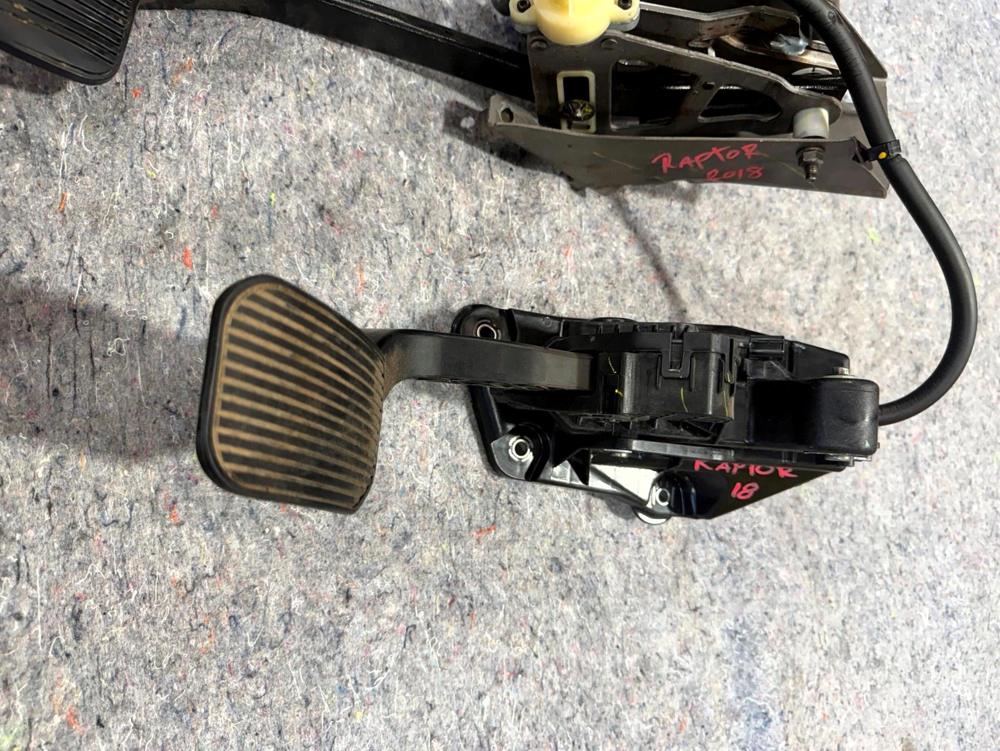 2015-2020 Ford Raptor OEM Adjustable Gas Brake Pedal Set W/memory FL34-9F836-BD – photo 4