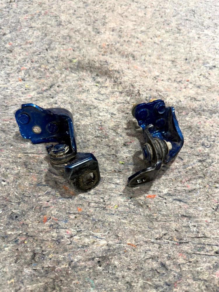 2015-2020 Ford Raptor Rear Right Side Door Hinge Upper and Lower OEM – photo 1