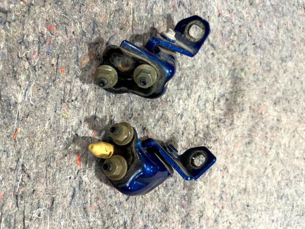 2015-2020 Ford Raptor Rear Right Side Door Hinge Upper and Lower OEM – photo 3
