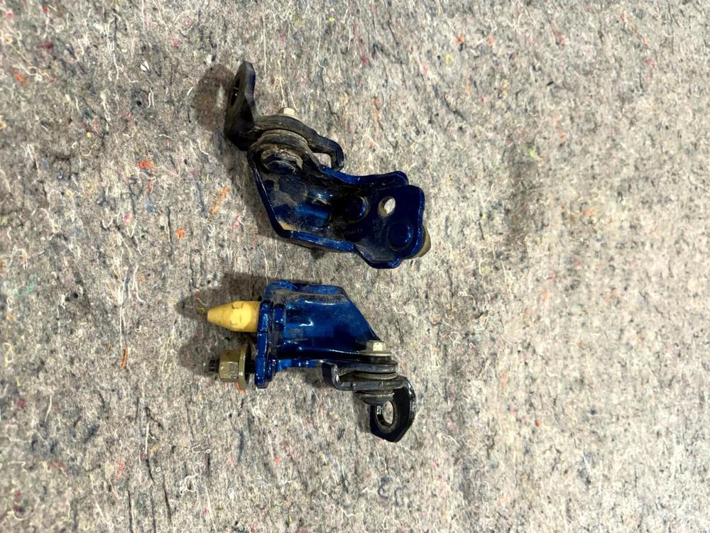 2015-2020 Ford Raptor Rear Right Side Door Hinge Upper and Lower OEM – photo 4