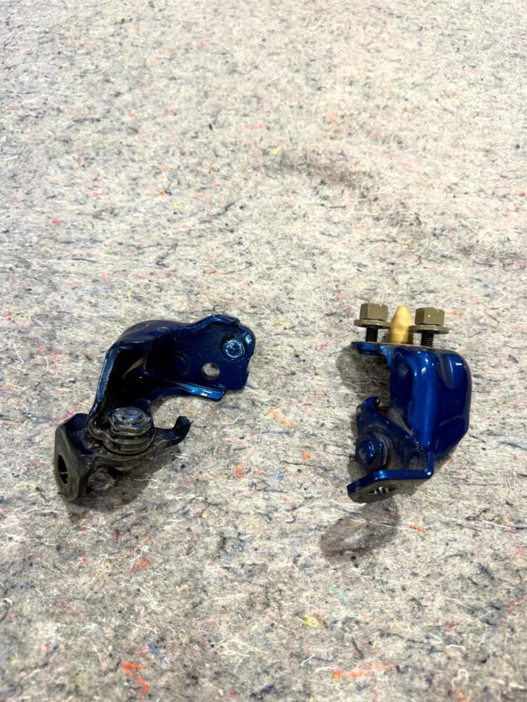 2015-2020 Ford Raptor Rear Left Side Door Hinge Upper and Lower OEM – photo 1
