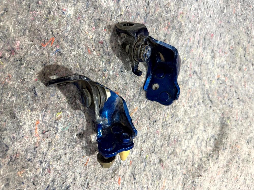 2015-2020 Ford Raptor Rear Left Side Door Hinge Upper and Lower OEM – photo 4