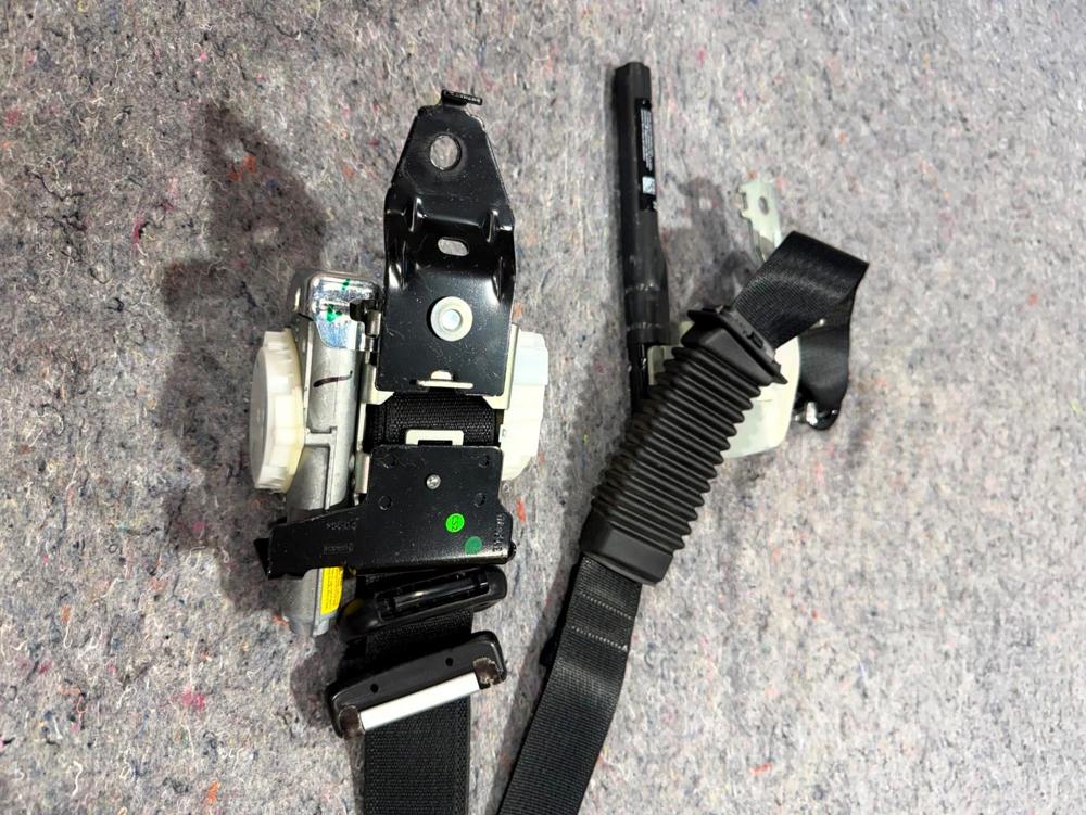 2015-2020 Ford Raptor Front Passenger Seat Belt Retractor JL3BC699D64AF3ZHE – photo 2