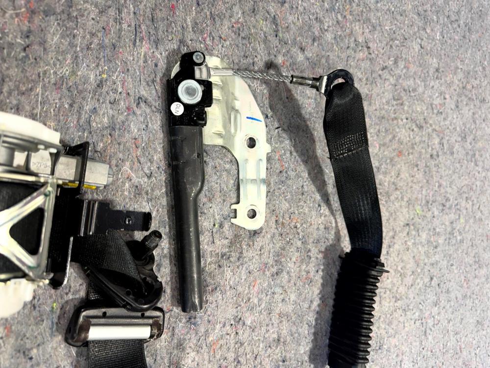 2015-2020 Ford Raptor Front Passenger Seat Belt Retractor JL3BC699D64AF3ZHE – photo 4