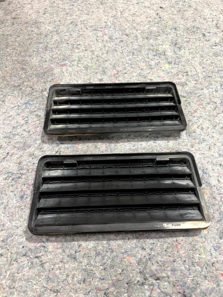 2018-2026 Ford Raptor Rear Right & Left Air Vent Grille OEM HC3B25280B62A – photo 1