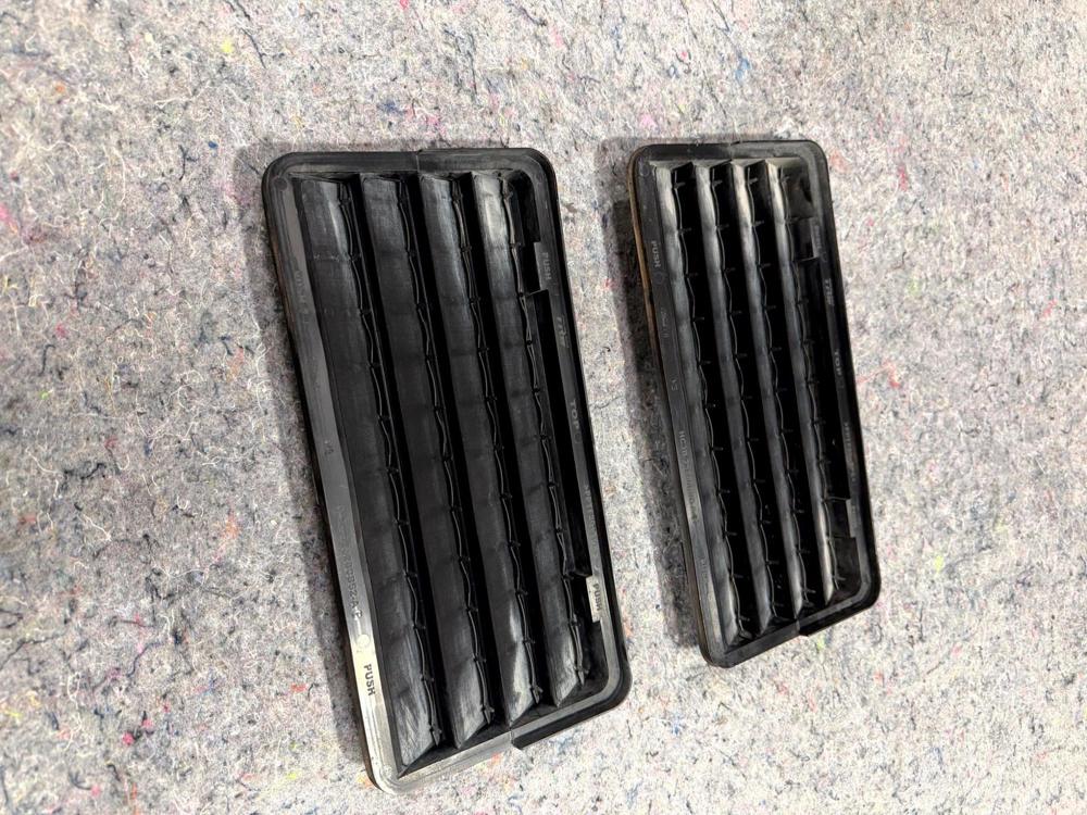 2018-2026 Ford Raptor Rear Right & Left Air Vent Grille OEM HC3B25280B62A – photo 3