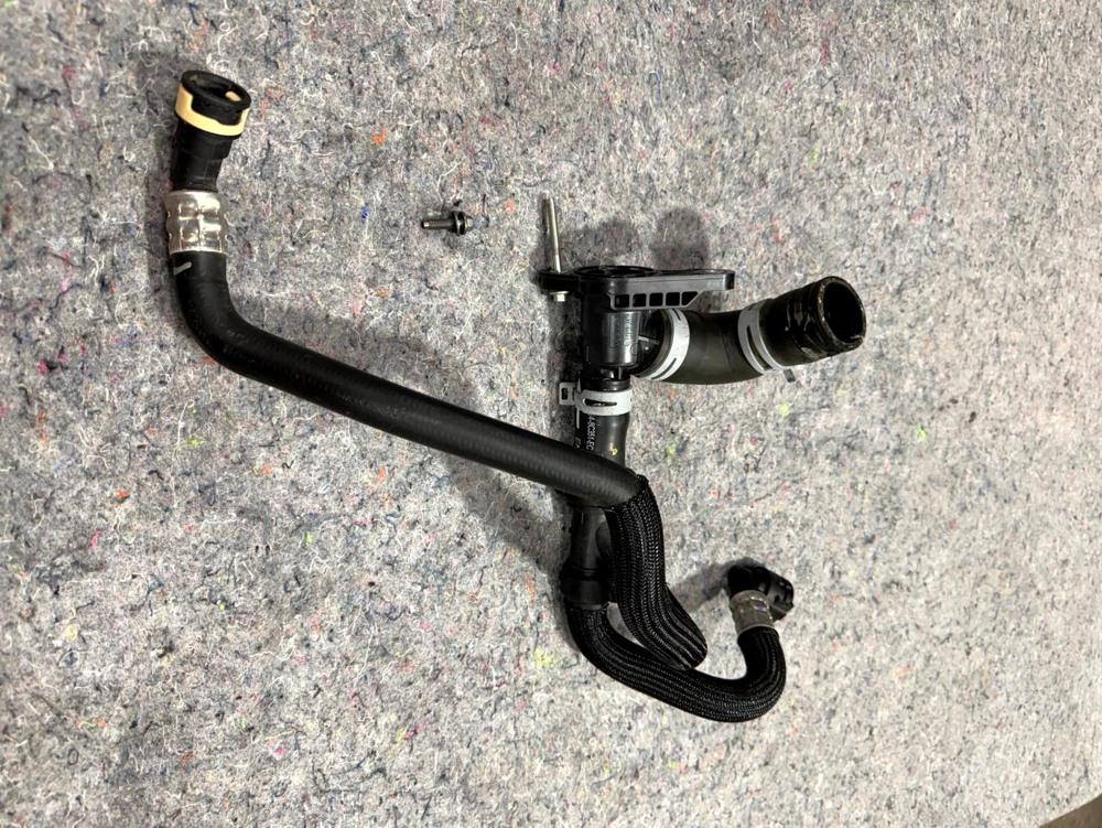 2018-2024 Ford Expedition 3.5L V6 Engine Coolant Pipe OEM – photo 3