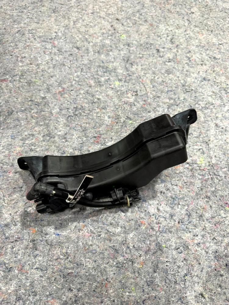 2015-2020 Ford F150 OEM 5.0L 4X4 Engine Vacuum Valve Reservior Tank AL3419A566AB – photo 1