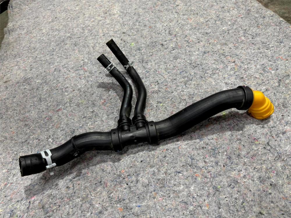 Genuine Ford 2011-2017 Expedition F150 Lower Coolant Hose BL3Z-8286-A – photo 1