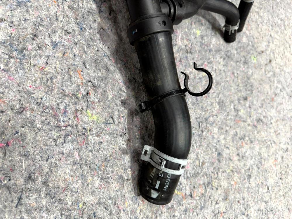 Genuine Ford 2011-2017 Expedition F150 Lower Coolant Hose BL3Z-8286-A – photo 2