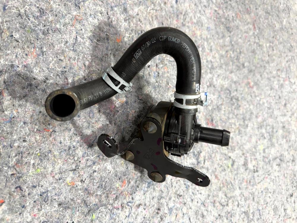 2022-2024 Ford Expedition 3.0L Engine Auxiliary Water Coolant Pump ML3418D473EE – photo 3