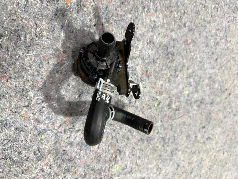 2022-2024 Ford Expedition 3.0L Engine Auxiliary Water Coolant Pump ML3418D473EE – photo 4