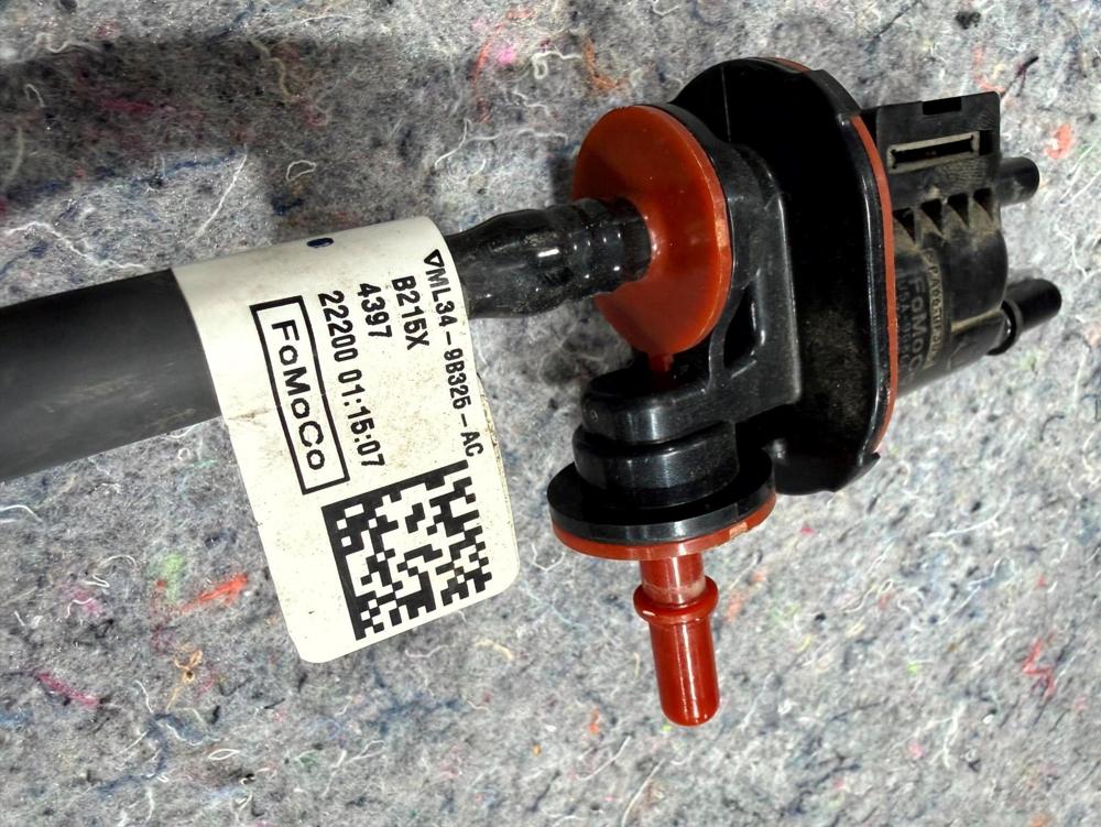 2021-2025 Ford F150 OEM Evaporator Fuel Vapor Canister Vacuum Valve ML349B325AC – photo 2