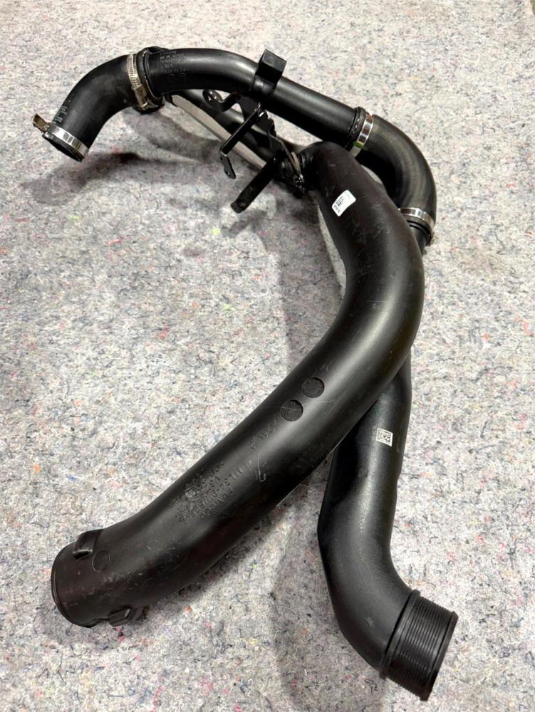 2018 Ford Expedition 3.5L Engine Air Intake Hose Tube JL349R530AB ML349R530AA – photo 1