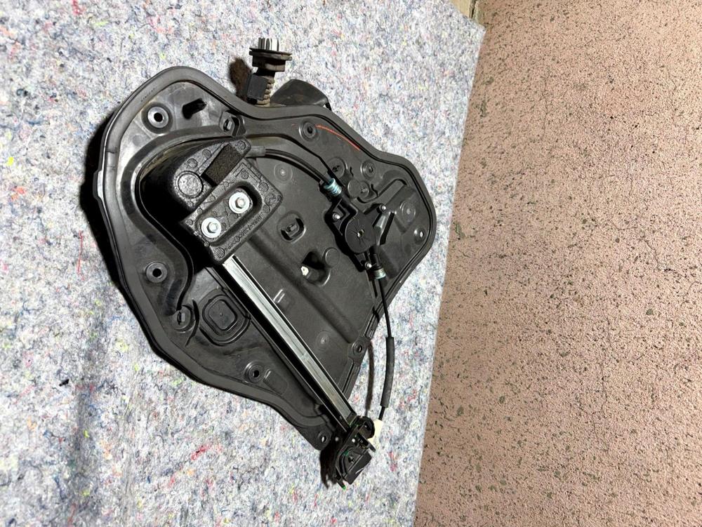 16 Toyota Scion Ia Rear Left Door Window Regulator&motor W/carrier OEM DA6C7397X – photo 2