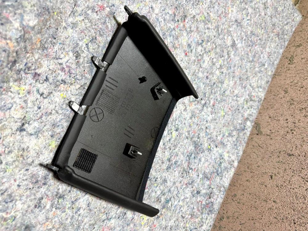 06-12 Bentley Continental Flying Spur Left Side B Pillar Trim Cover Black OEM – photo 2