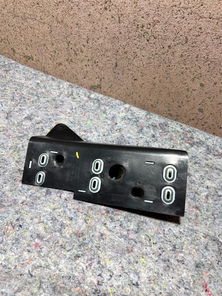 Bentley Continental GT Foot Rest Plate 3D1863233 – photo 1