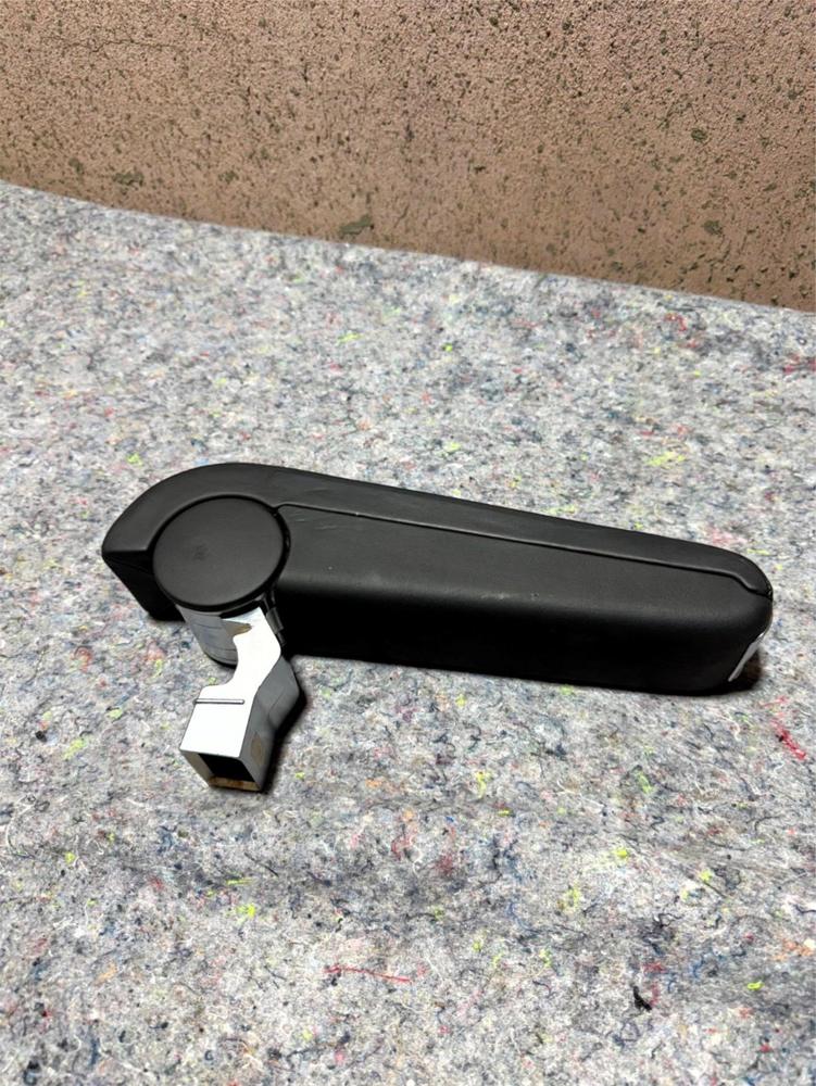 Bentley Flying Spur 2005 Armrest Center CONSOLE1072878 AMD110773 – photo 1