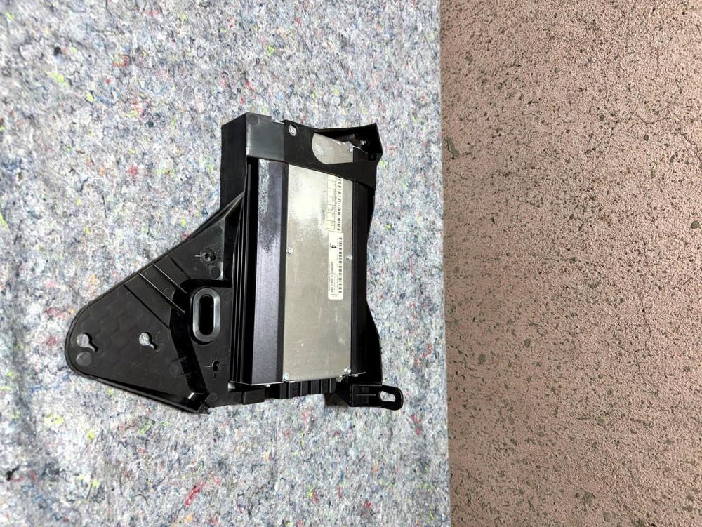 06-08 Bentley Continental Flying Spur Audio Sound System Amplifier OEM 20034691 – photo 3