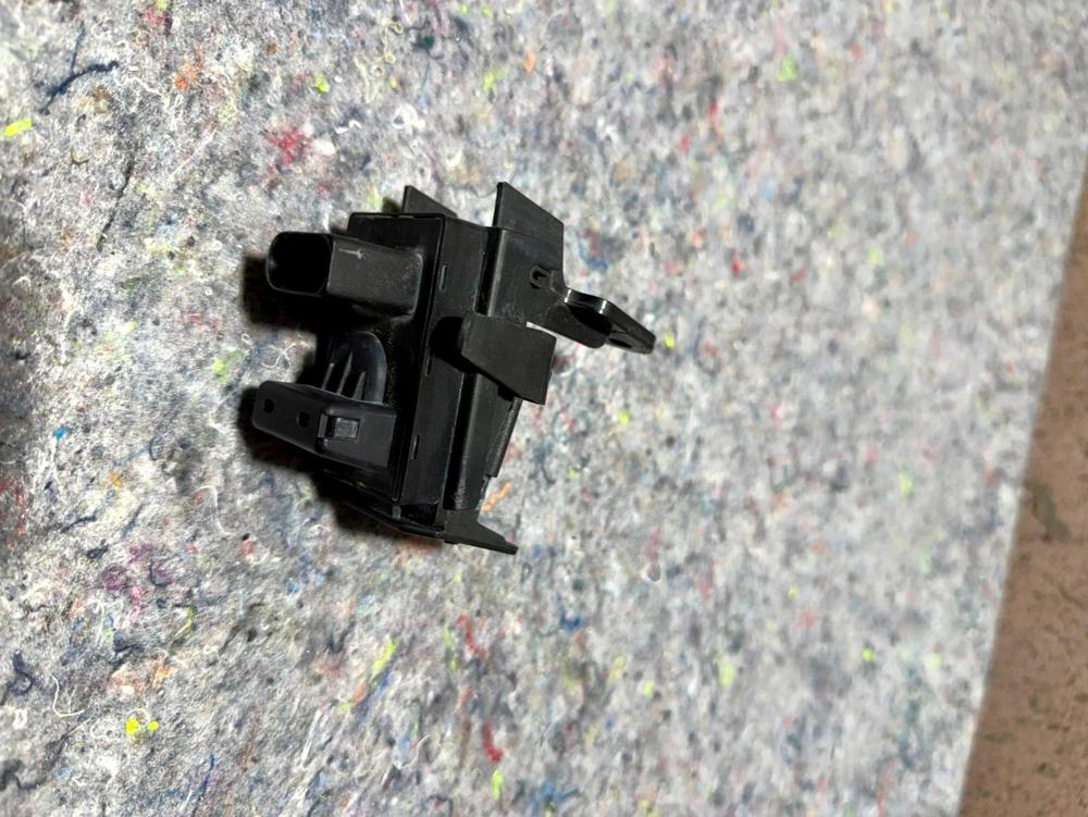 2015 Bentley Continental Air Quality Sensor & Bracket 4B0907659B 3D0907324C OEM – photo 3