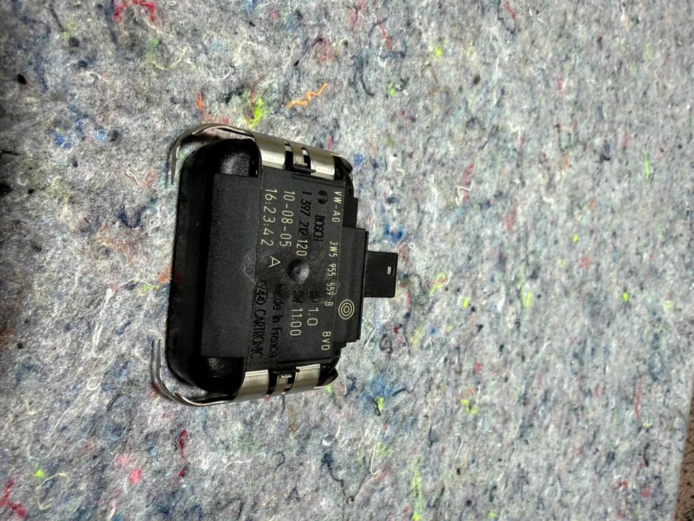 Bentley Continental Flying Spur 05-13 Widnshield Rain Sensor OEM 2W5955559 – photo 2