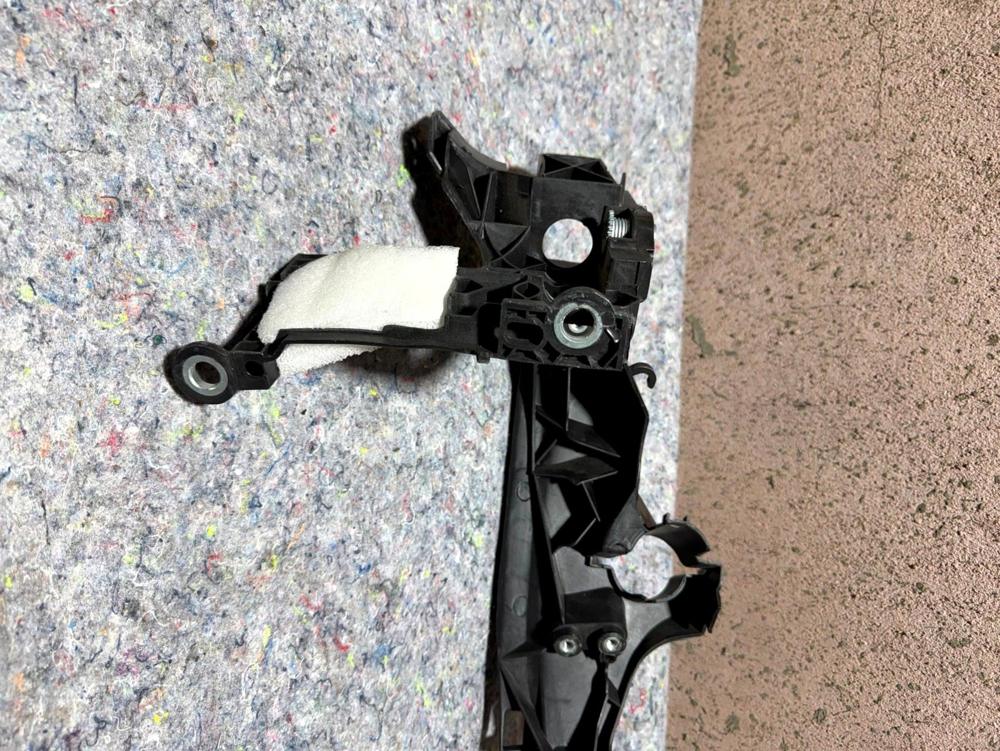 New 2009-2012 Audi A4 S4 OEM Left Driver Headlight Mounting Bracket 8K0805607L – photo 2