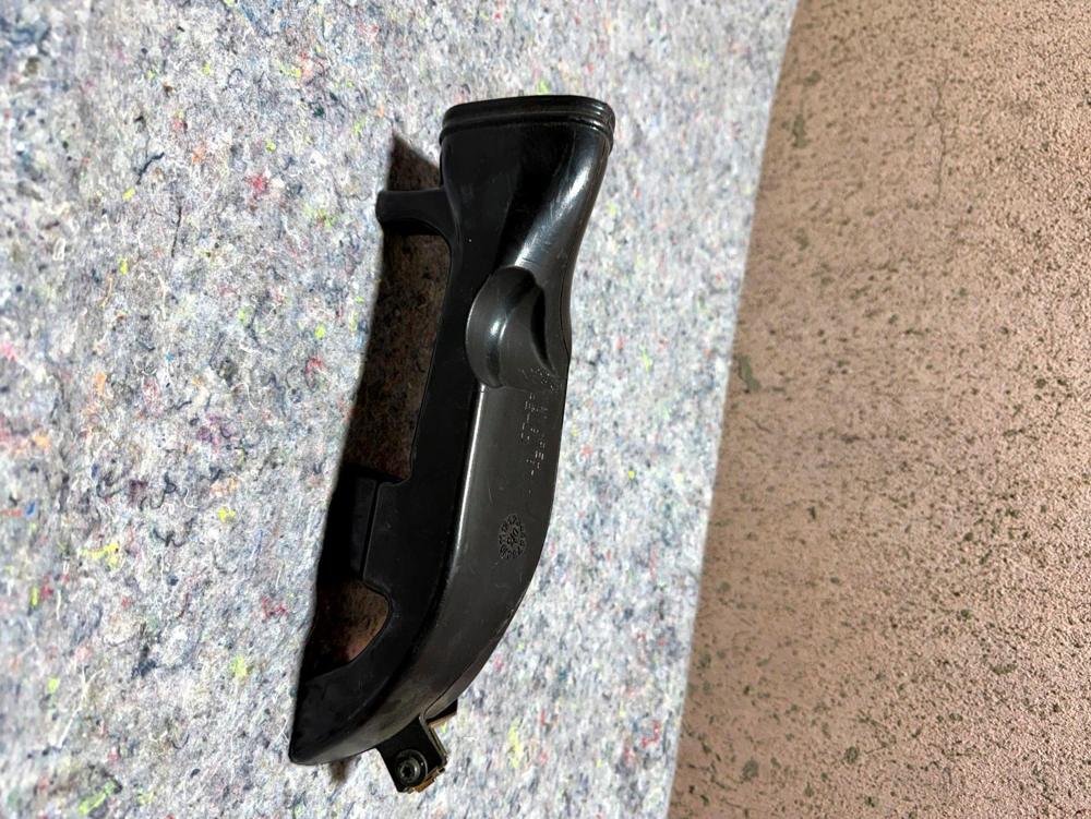 Bentley Continental GT 05 LH Front Foot Well Vent Sir Duct 3D1819167D – photo 2