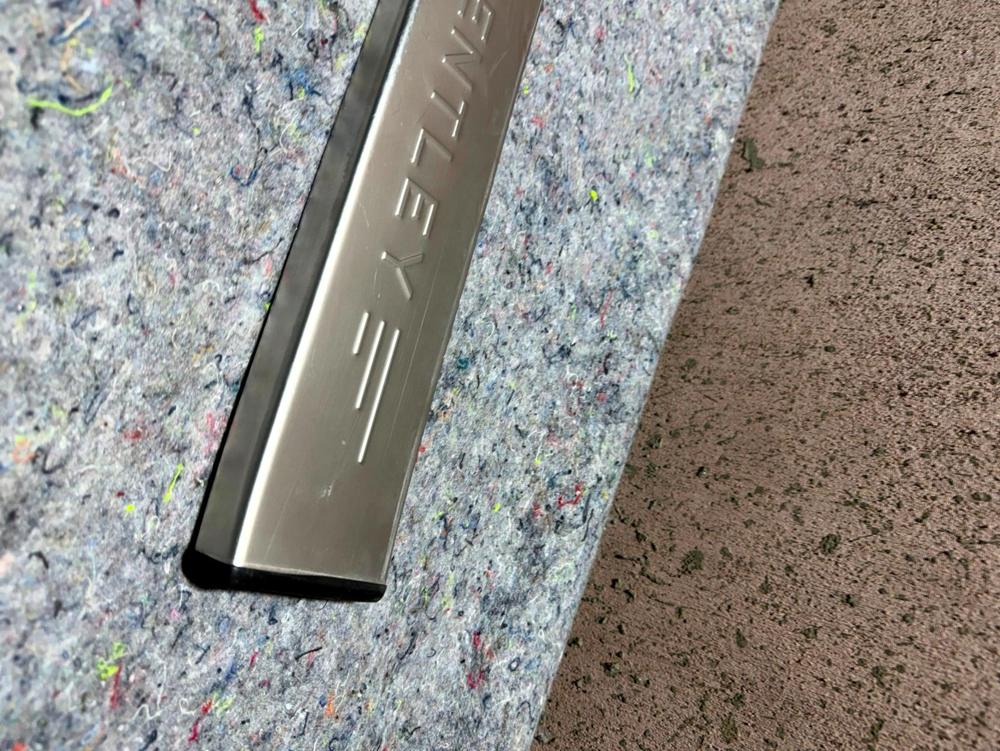 06-12 Bentley Continental Rear Right Door Sill Step Plate Trim OEM 3W5853540B – photo 3