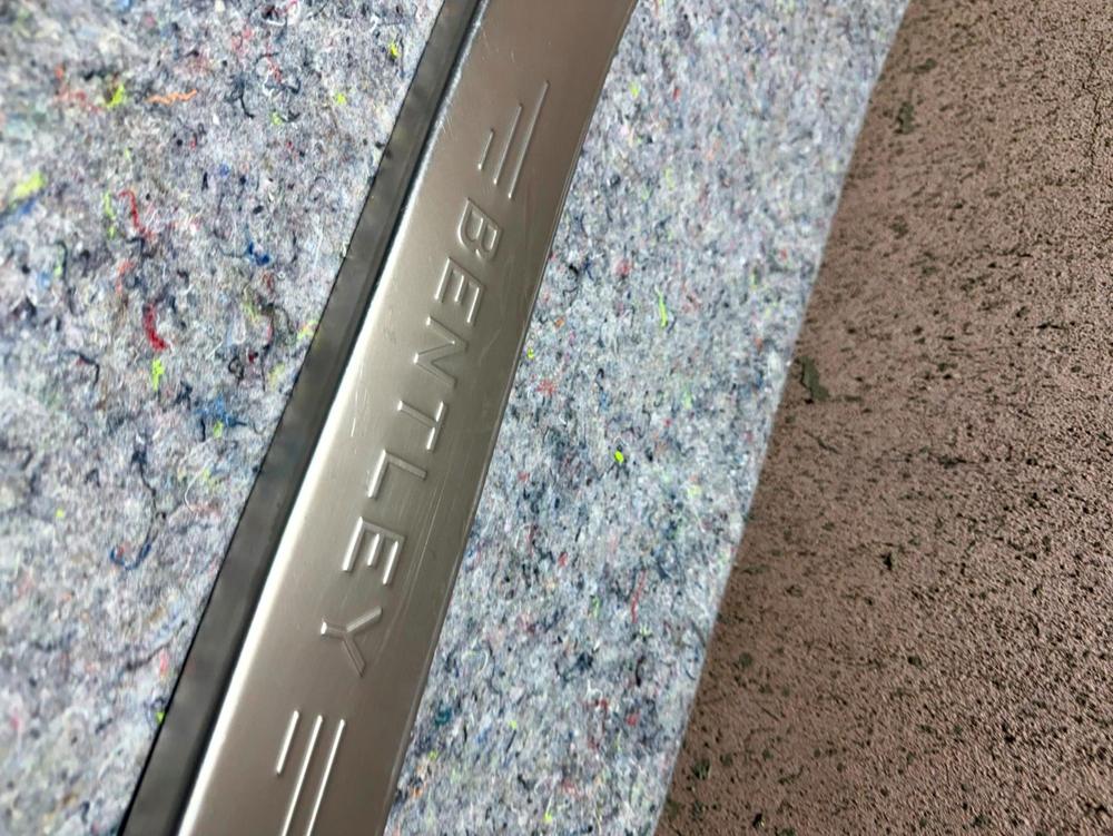 06-12 Bentley Continental Rear Right Door Sill Step Plate Trim OEM 3W5853540B – photo 4