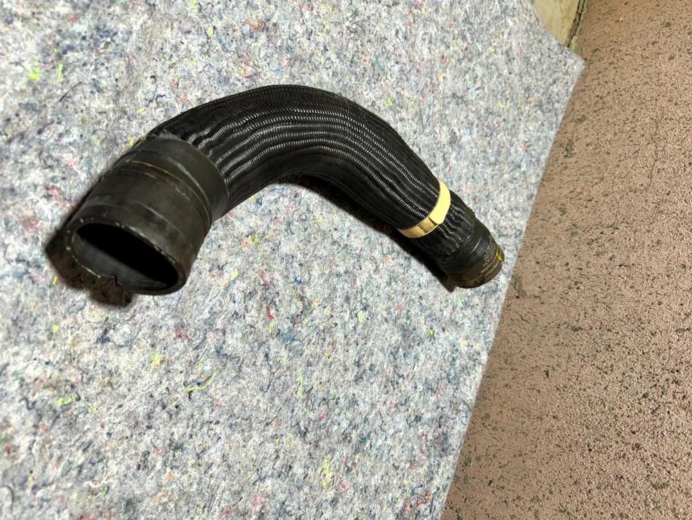 OEM Maserati M157 Ghibli 14-23 Left Engine Air Intake Intercooler Hose 670001350 – photo 4