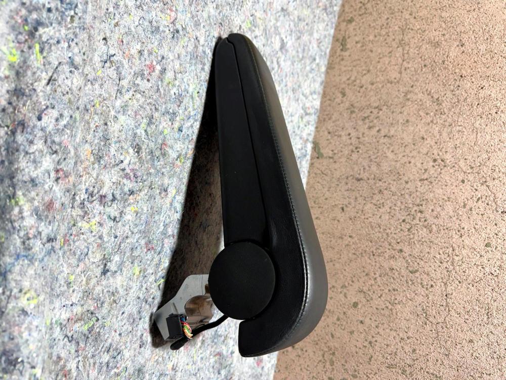 Bentley Flying Spur 2005 Armrest Center Console 1072878 Amd 110773 – photo 3