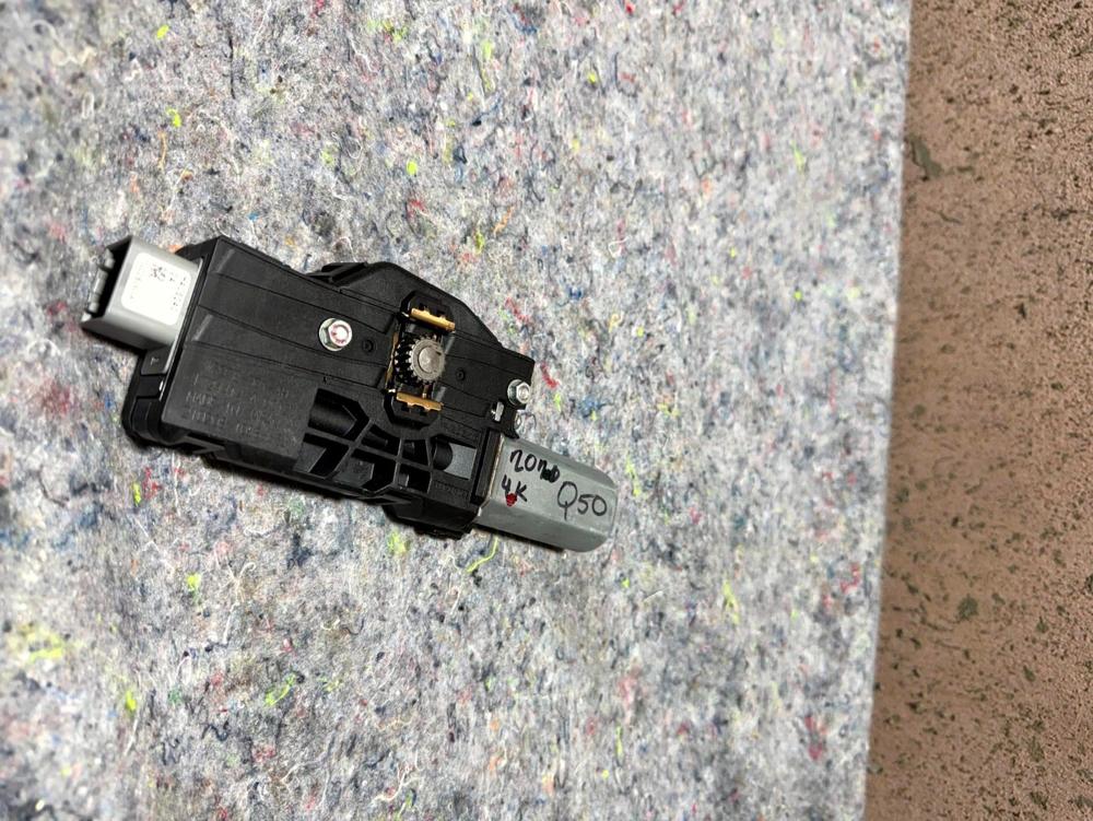 14-19 Infiniti Q50 Sunroof Motor 91295-4GA1A OEM – photo 4