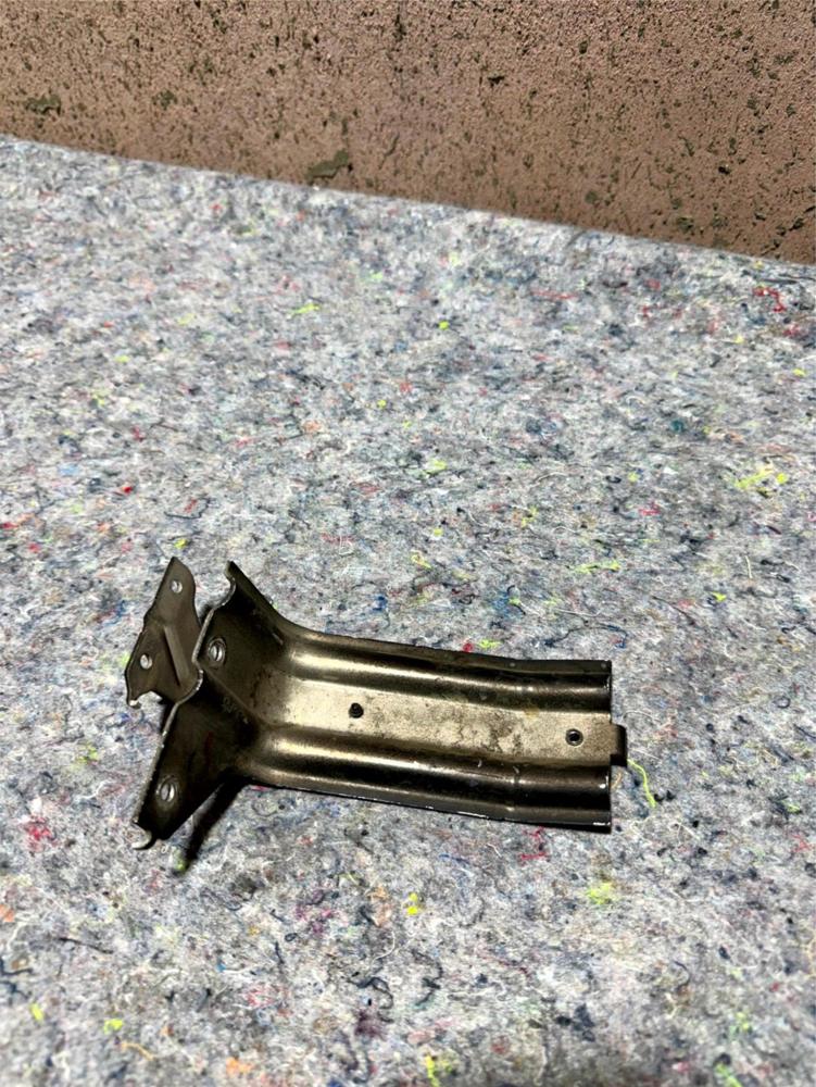 4L34197710AD Aluminum AC Condenser Bracket 2004-2008 Ford F150 OEM – photo 1