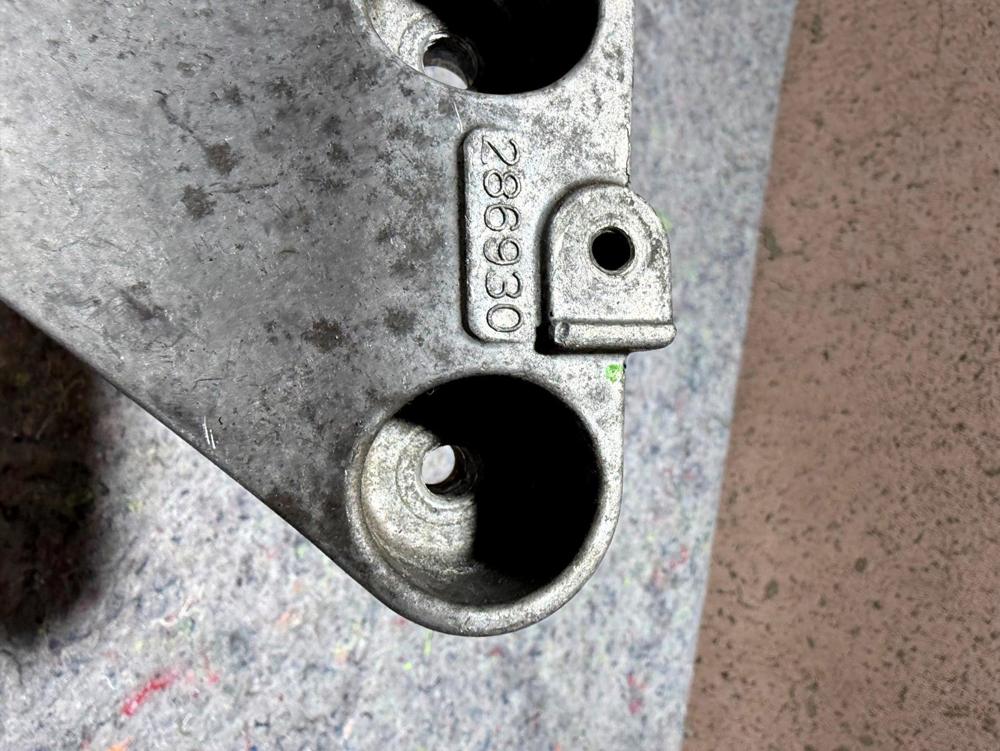 2014-2020 Maserati Ghibli AC Air Condition Compressor Mount Support Bracket OEM – photo 3
