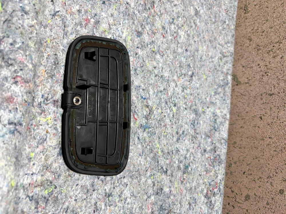 06-12 Bentley Continental Rear Center Top Deck Child Latch Cover 3W5887113B – photo 4