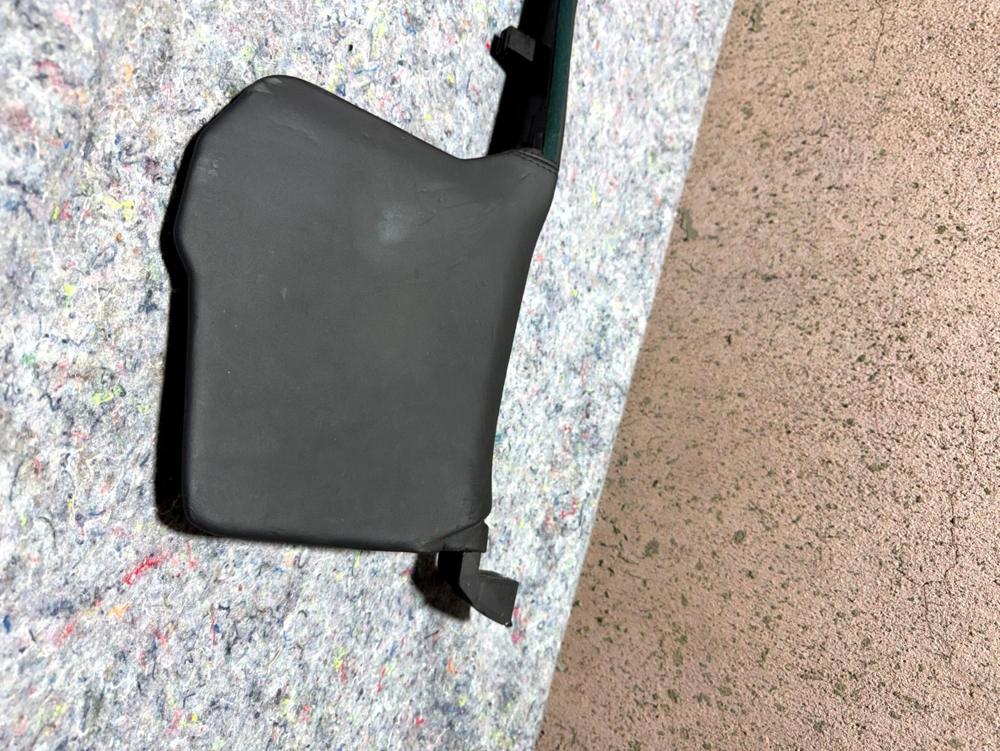 06-12 Bentley Continental Front Right a Pillar Kick Panel Trim Panel 3W5863324 – photo 4
