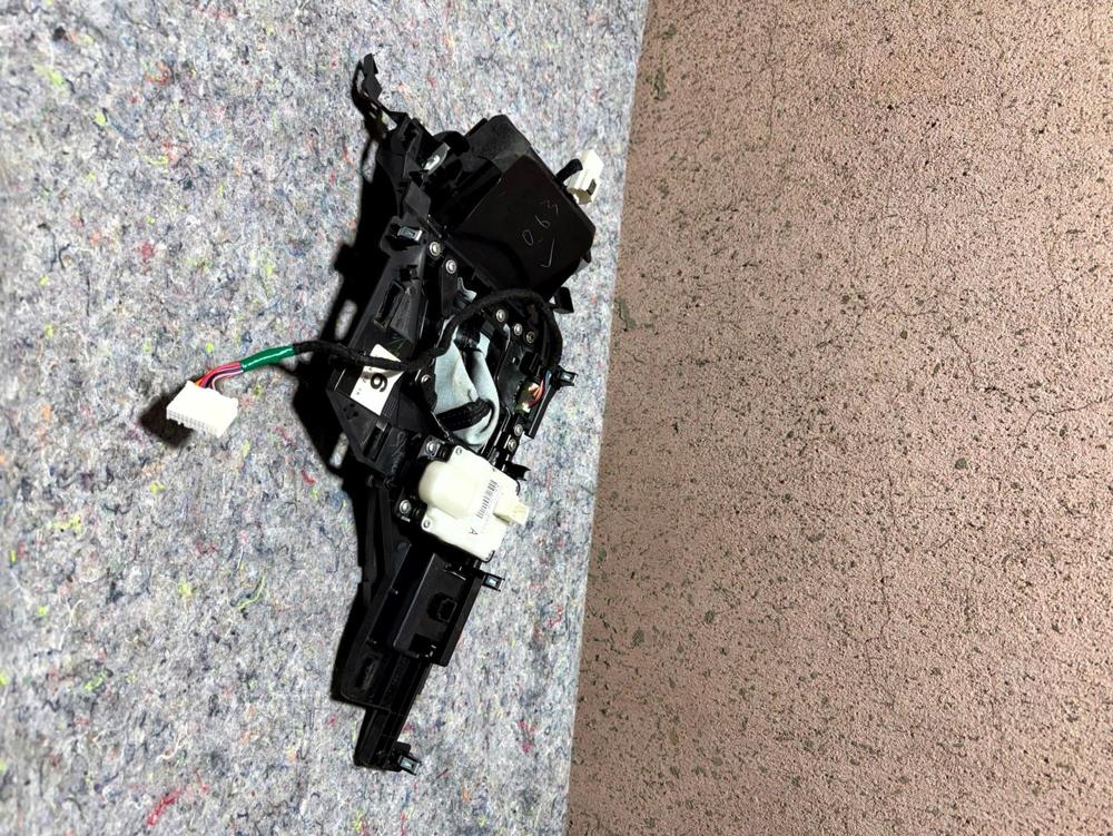 2019 Infiniti Q50 Center Console Trim Drive Mode Switch 969414GF0A 969414GF1A – photo 4